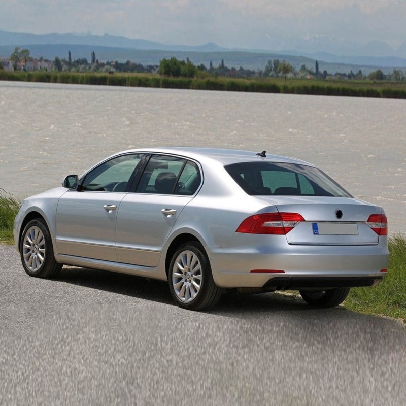 Skoda Superb 2 2014-2015 Arka Plaka Aydınlatma Lambası 5N0943021A