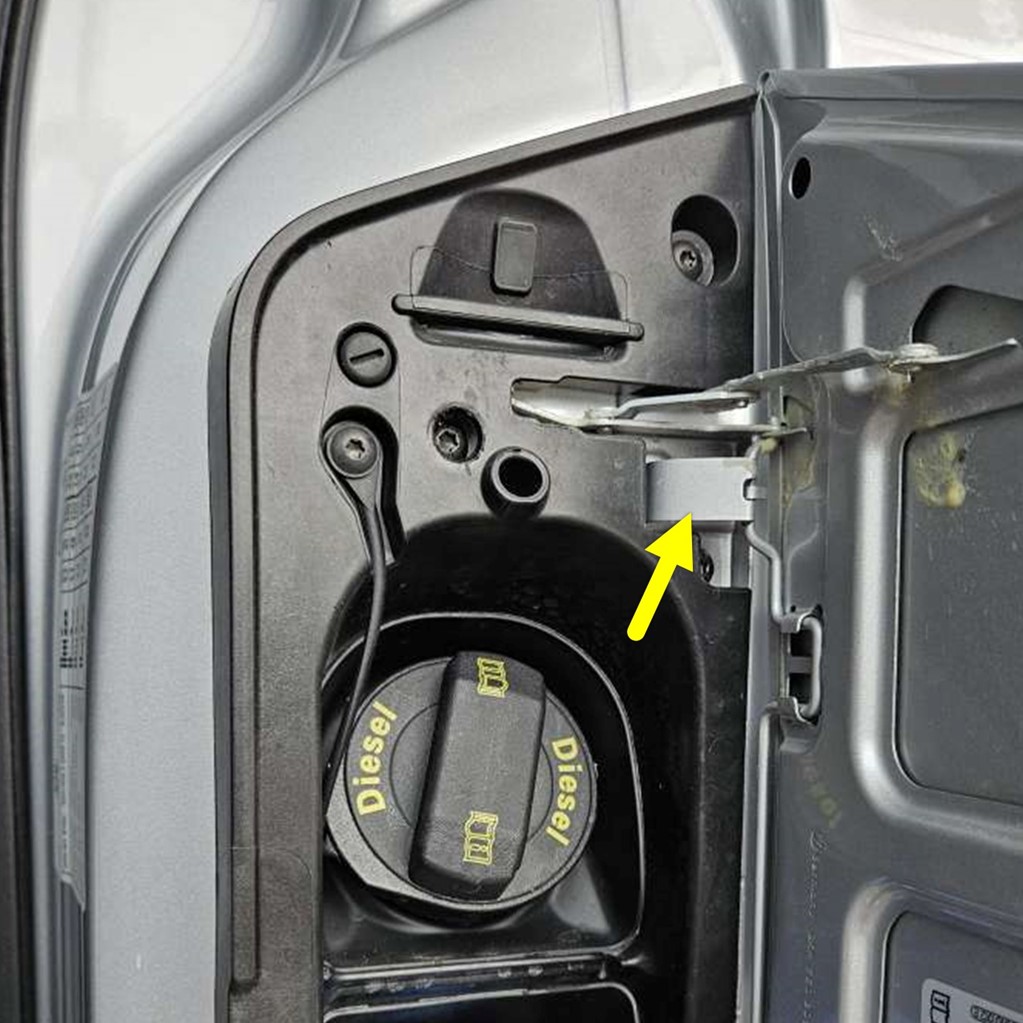 VW Caravelle T5 2004-2010 Yakıt Depo Kapağı Yay Sacı Klipsi 7H0809932-bisra