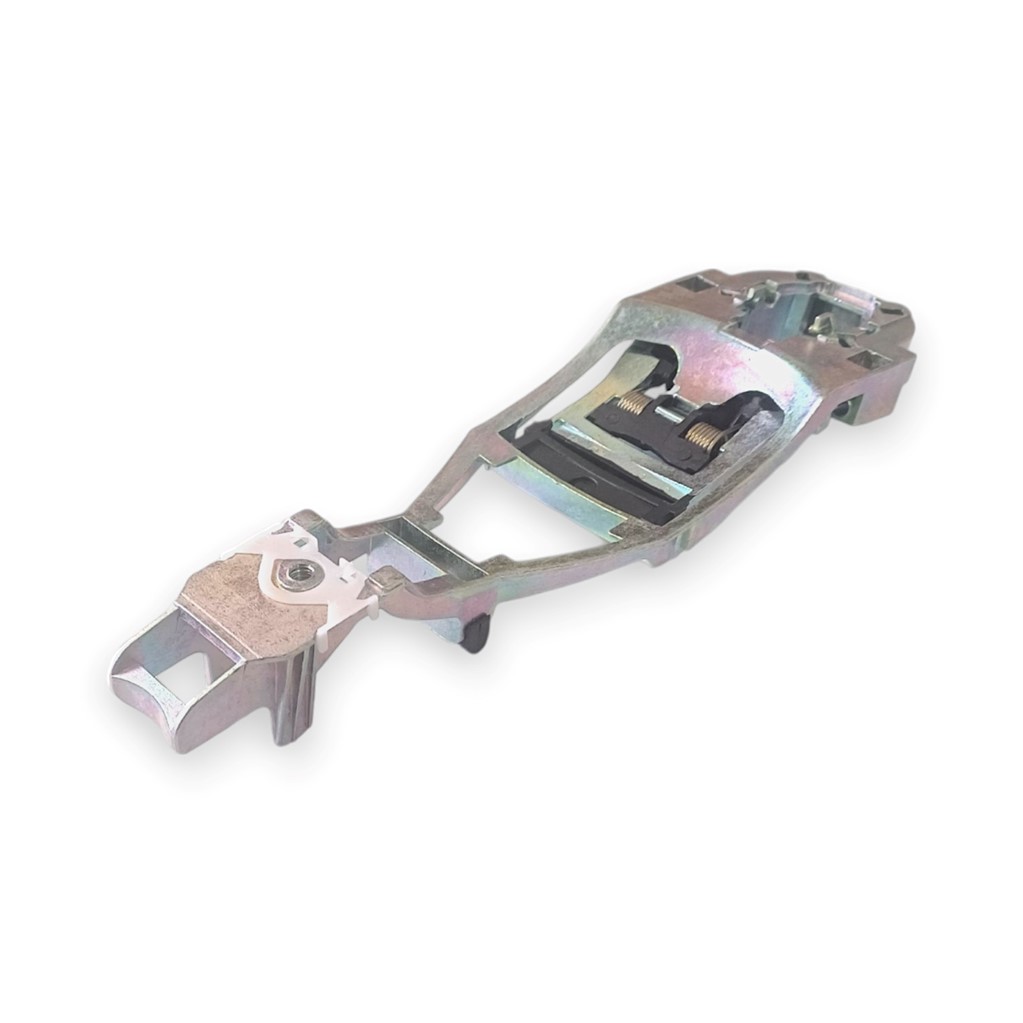 VW Passat B5 1997-2000 Sağ Ön Dış Kapı Kolu İç Braketi 3B0837886D